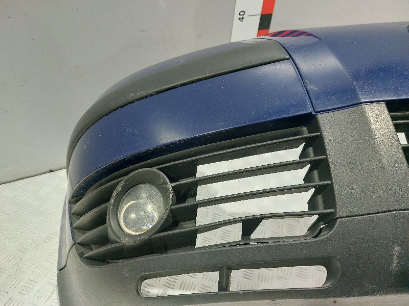 Заглушка (решетка) бампера - Volkswagen Passat 5/B5+ (1996-2005)