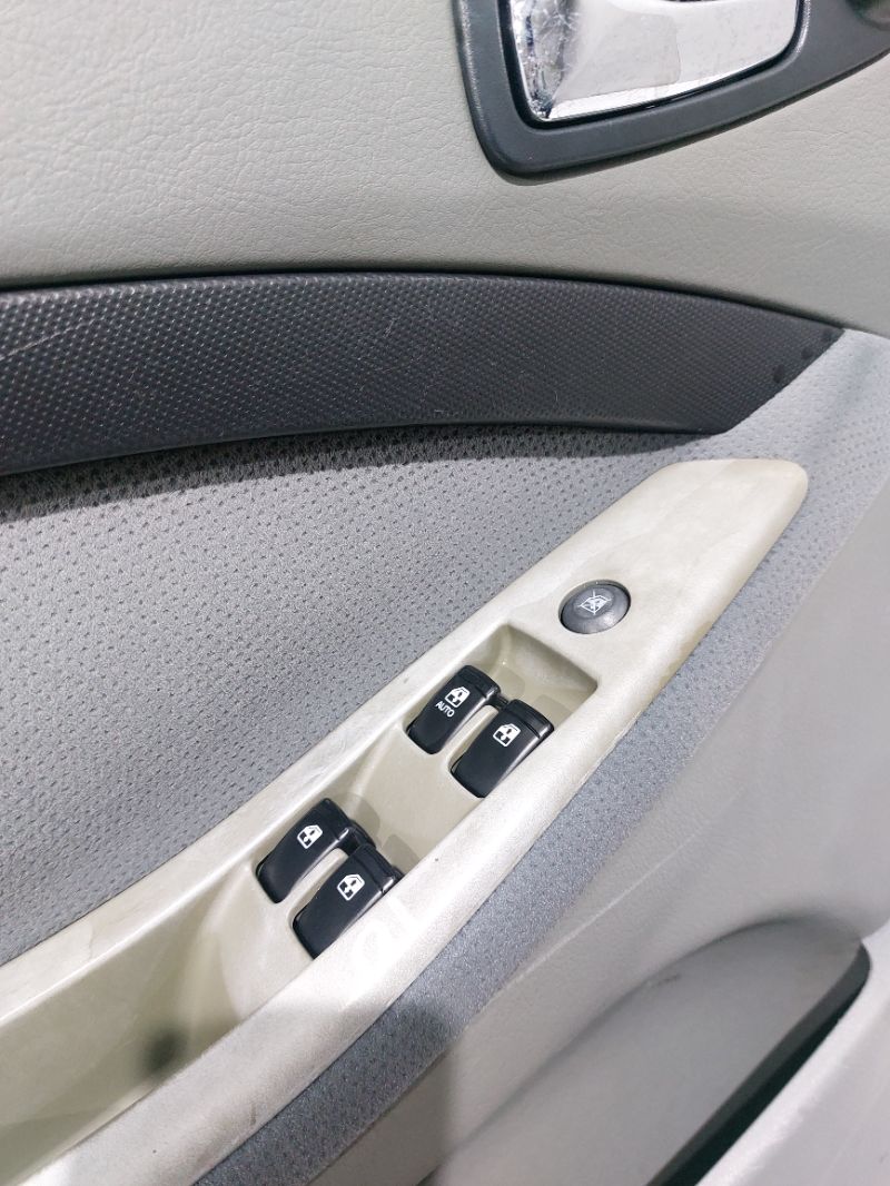 Кнопки стеклоподъемника - Chevrolet Lacetti (2004-2012)