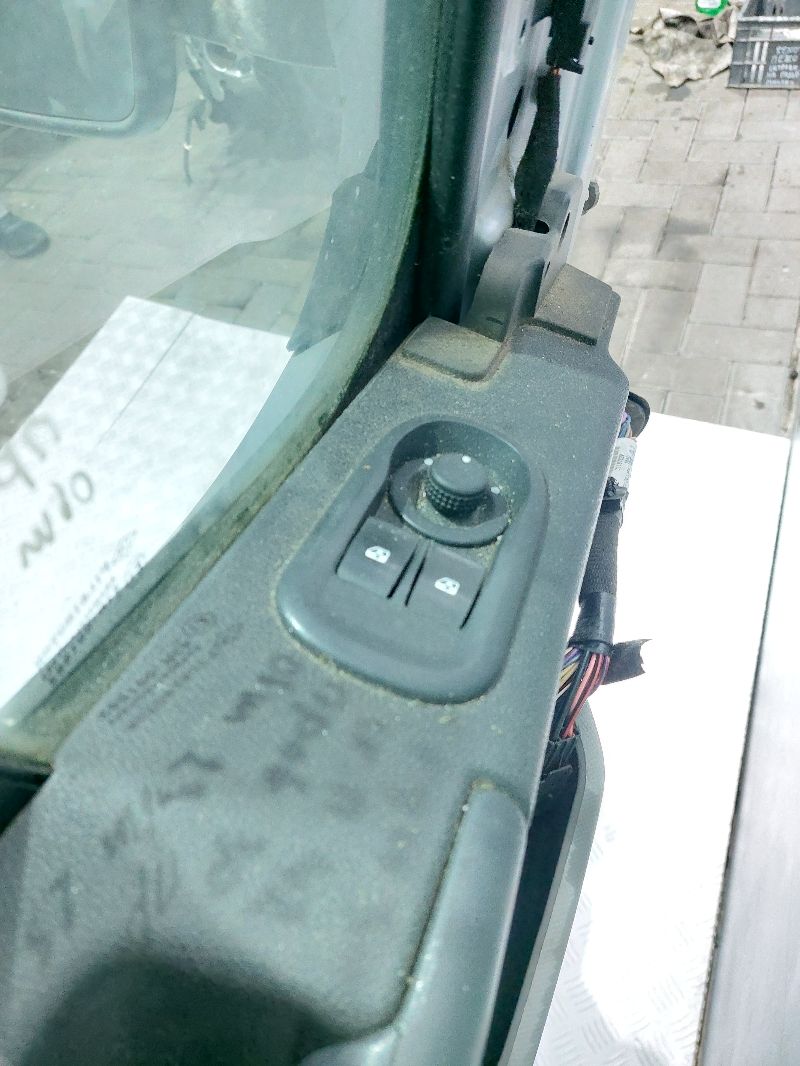 Кнопки стеклоподъемника - Renault Master 1 (1980-1997)