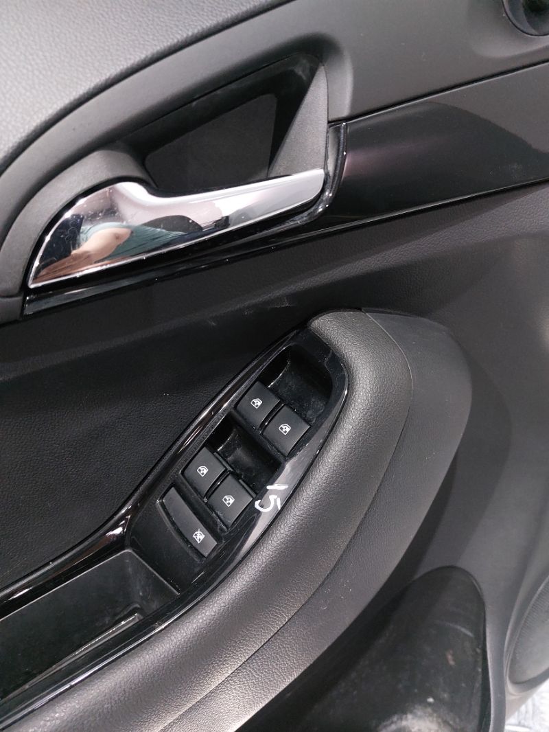 Кнопки стеклоподъемника - Chevrolet Orlando (2011-2015)