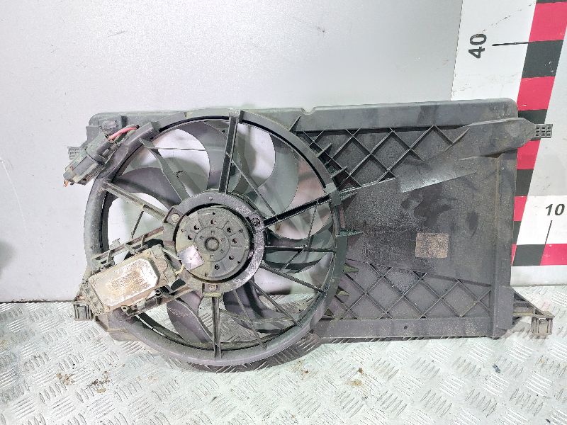 Вентилятор радиатора основного - Volvo C30 (2006-2010)