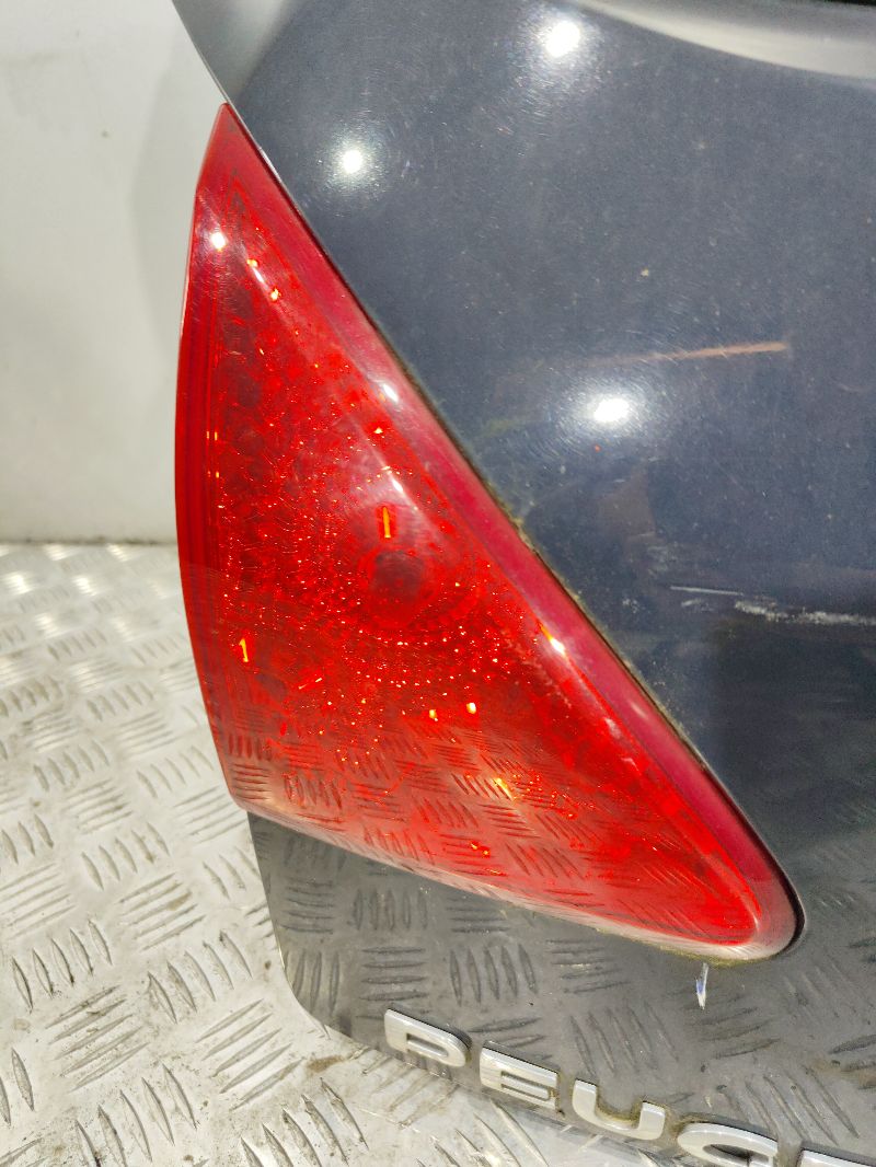 Фонарь крышки багажника - Peugeot 3008 (2009-2016)
