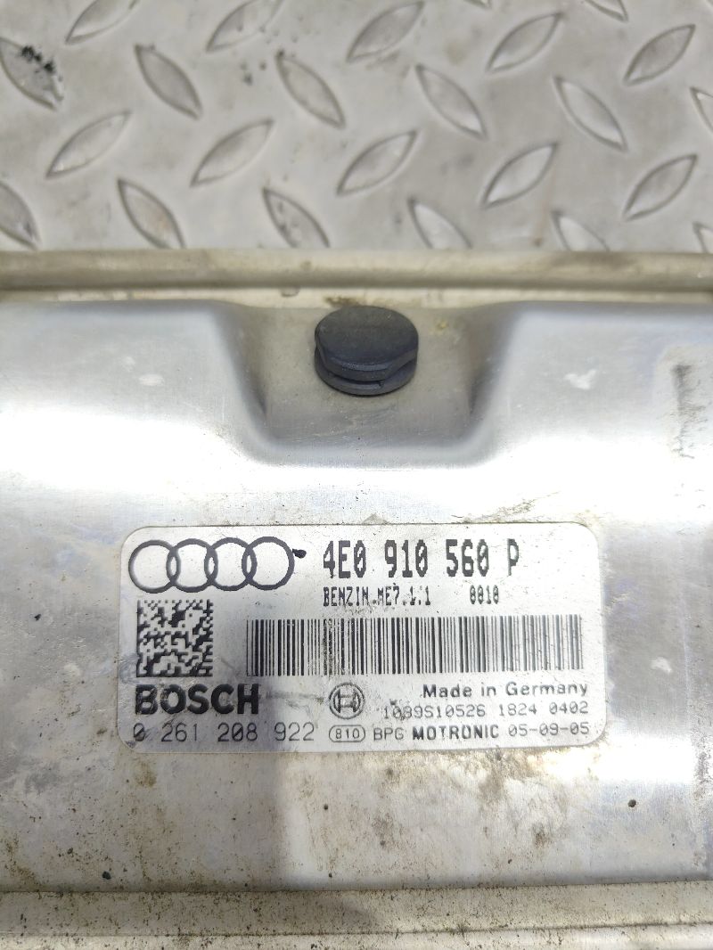 Блок управления ЭБУ (двигателя) - Audi A8 D3 (2002-2009)