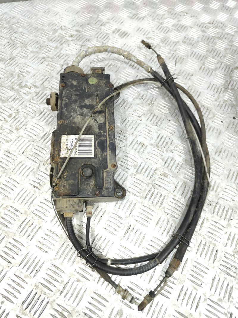Электропривод ручного тормоза (моторчик ручника) - Renault Laguna 1 (1994-2001)