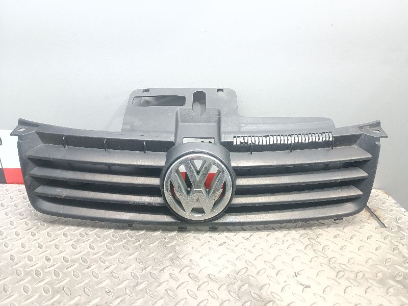 Решетка радиатора (капота) - Volkswagen Polo (1994-2002)