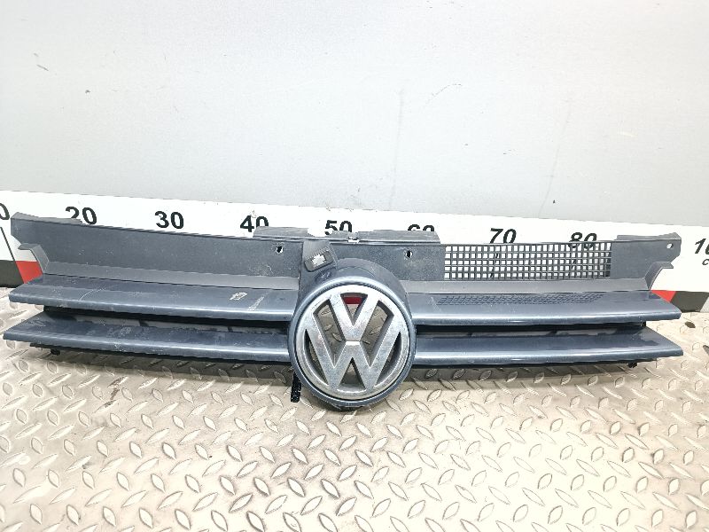 Решетка радиатора (капота) - Volkswagen Golf 4 (1997-2005)