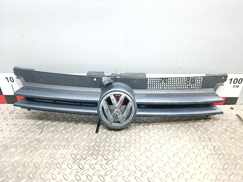 Решетка радиатора (капота) - Volkswagen Golf 4 (1997-2005)