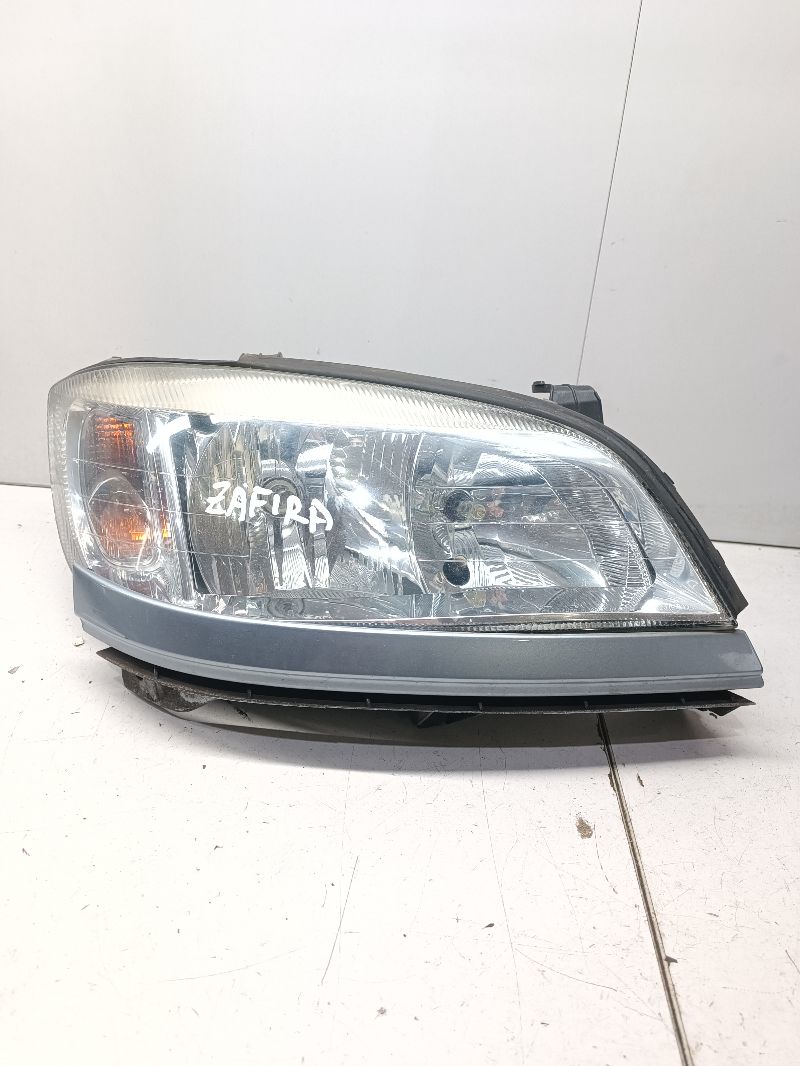 Фара - Opel Zafira C (2011-2019)