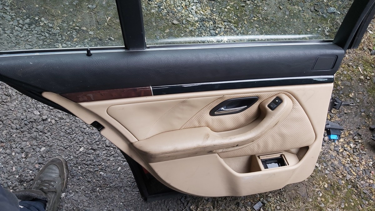 Обшивка двери (дверная карта) - BMW 5 E39 (1995-2003)